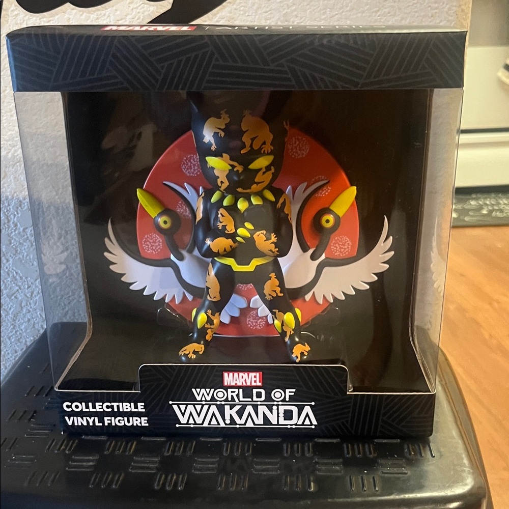 Marvel World of Wakanda Black and Yellow Vinyl Figure